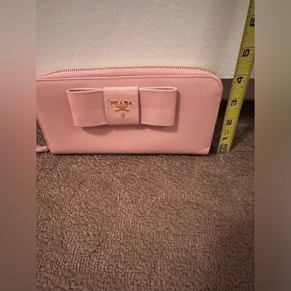 Authentic Prada Blush zippy long wallet preloved very good condition - Picture 2 of 3